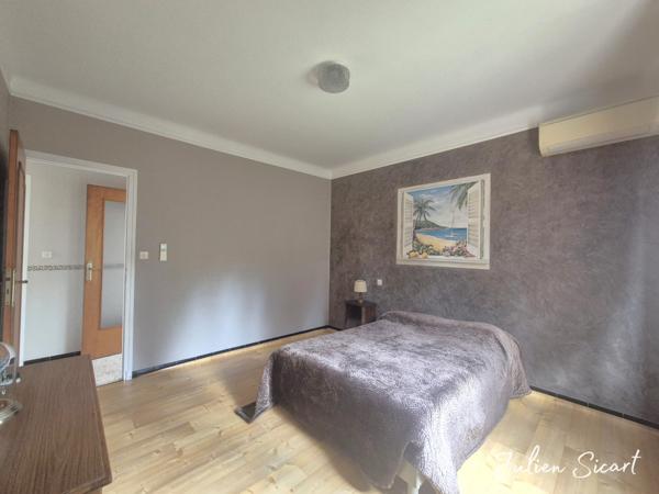 Villa 4 faces sur 1500m² de terrain