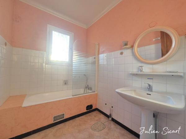 Villa 4 faces sur 1500m² de terrain