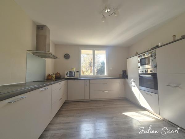 Villa 4 faces sur 1500m² de terrain