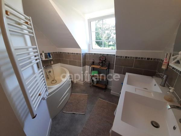 Maison à vendre 6 pièces LOCRONAN (29180)- Parcelle de 656 m2- Surface habitable: 151.82m2 -4 chambres- 2 salles d'eau- garage-