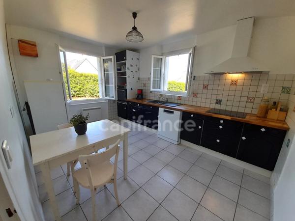 Maison à vendre 6 pièces LOCRONAN (29180)- Parcelle de 656 m2- Surface habitable: 151.82m2 -4 chambres- 2 salles d'eau- garage-