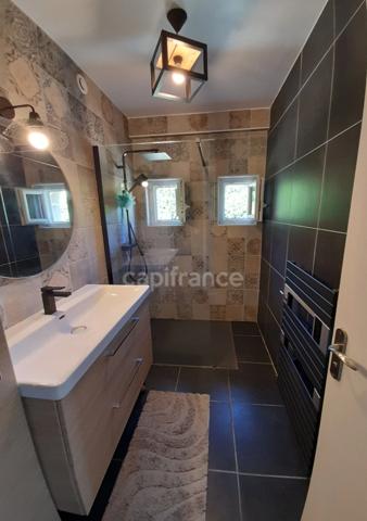 Maison à vendre 6 pièces LOCRONAN (29180)- Parcelle de 656 m2- Surface habitable: 151.82m2 -4 chambres- 2 salles d'eau- garage-