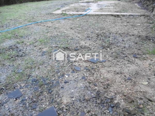 Terrain constructible,  proche des commodités.