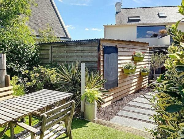 Restaurant chaleureux avec logement de fonction à Pontivy – Idéal pour un couple, licence 4 et fort potentiel