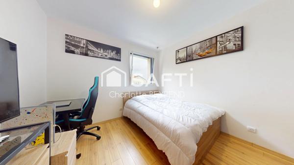 Votre havre de paix à Tomblaine : maison de 2017, 5 chambres, jardin avec vue sur la forêt.