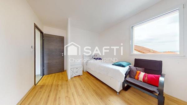 Votre havre de paix à Tomblaine : maison de 2017, 5 chambres, jardin avec vue sur la forêt.