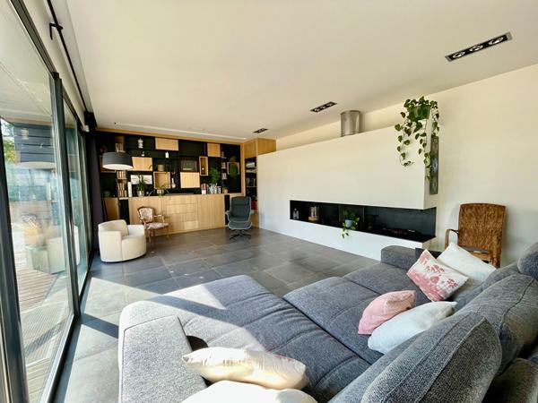 A vendre maison CESSON SEVIGNE, 158m² habitables - 4 chambres dont une suite parentale au rez-de-chaussée -  Jardin - Garage - Exposition SUD