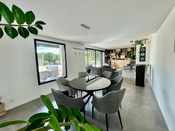 A vendre maison CESSON SEVIGNE, 158m² habitables - 4 chambres dont une suite parentale au rez-de-chaussée -  Jardin - Garage - Exposition SUD