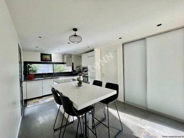 A vendre maison CESSON SEVIGNE, 158m² habitables - 4 chambres dont une suite parentale au rez-de-chaussée -  Jardin - Garage - Exposition SUD