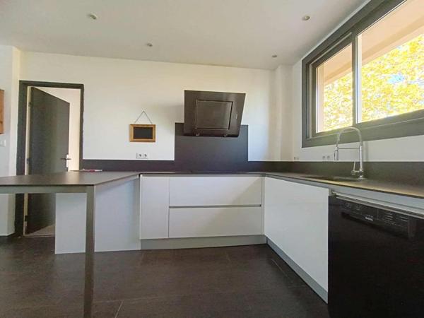 Appartement Istres 4 pièce(s) 95 m2 avec Balcon