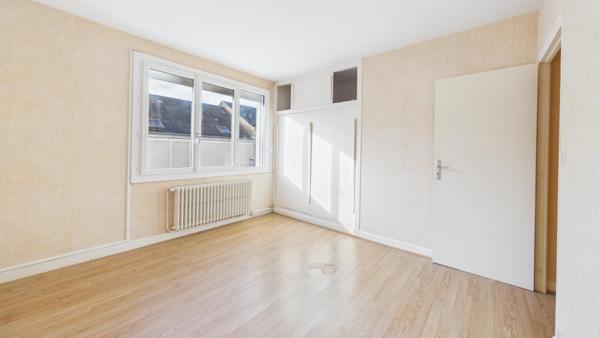 maison de bourg Saint Maur 163 m²