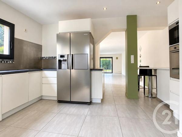 Maison à vendre  4 pièces - 120 m 2   GENAS  - 69