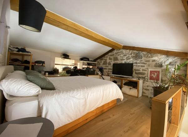 Maison de village entièrement rénovée 6 pièces sur Vaux en Buget