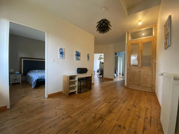 Maison de village entièrement rénovée 6 pièces sur Vaux en Buget