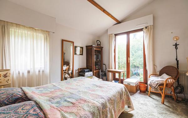 Maison à vendre    8 pièces •  Ville-en-Selve