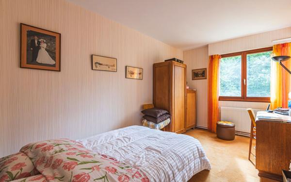 Maison à vendre    8 pièces •  Ville-en-Selve