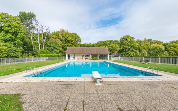 Maison à vendre    8 pièces •  Ville-en-Selve