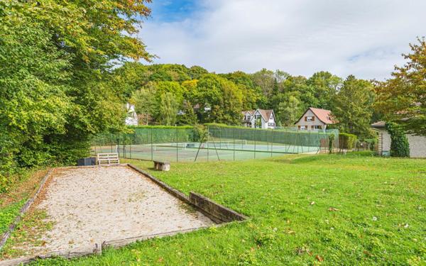 Maison à vendre    8 pièces •  Ville-en-Selve