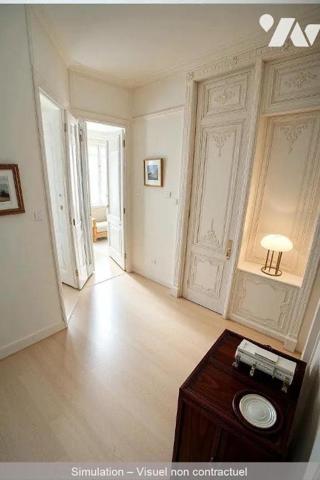 Rue Mandron  Appartement refait sans travaux  traversant avec garage et jardin
Dans une petite...