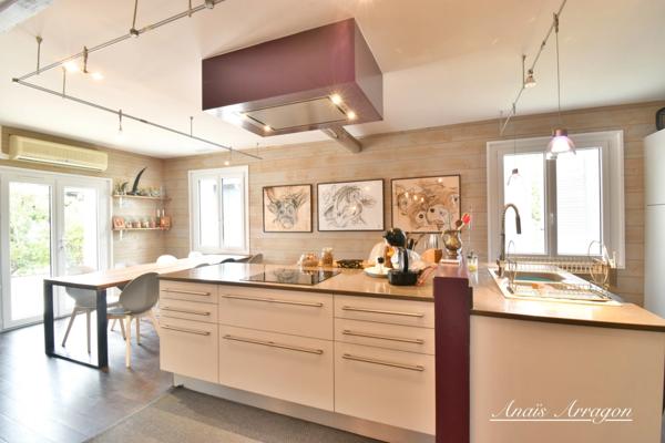 Demeure d’exception de 250 m² avec piscine, tennis et parc arboré à Saint-Sylvestre-sur-Lot(47)