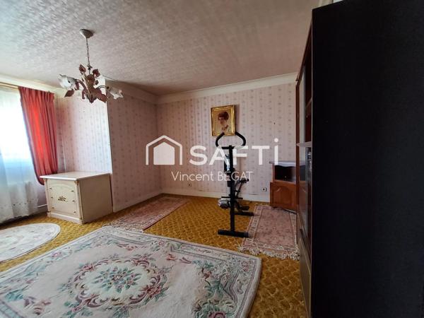 Pavillon familial 5 chambres sous-sol. Jardin.