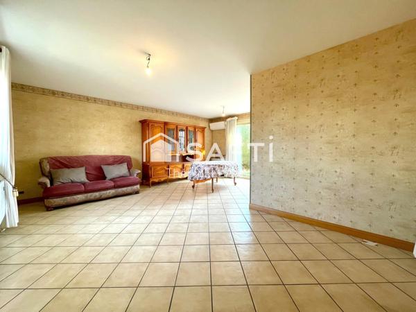 Maison familiale de plain-pied avec beau potentiel