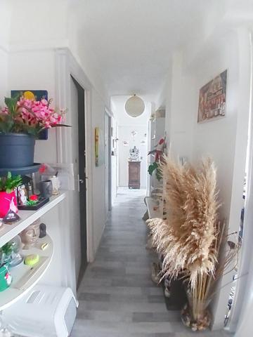 Un appartement T3 66M2 avec un  balcon- parking