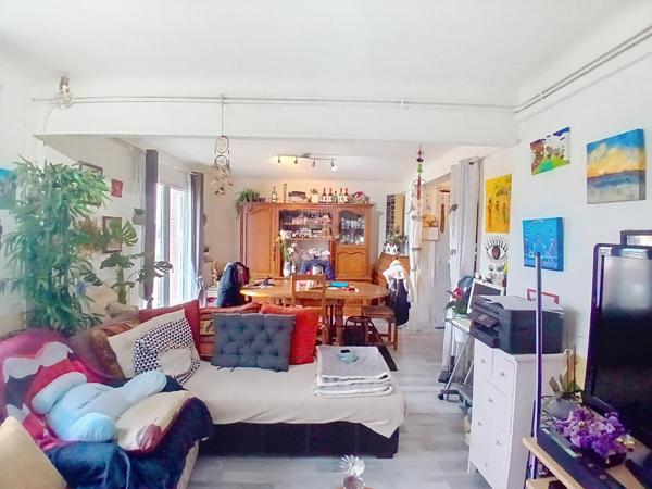 Un appartement T3 66M2 avec un  balcon- parking