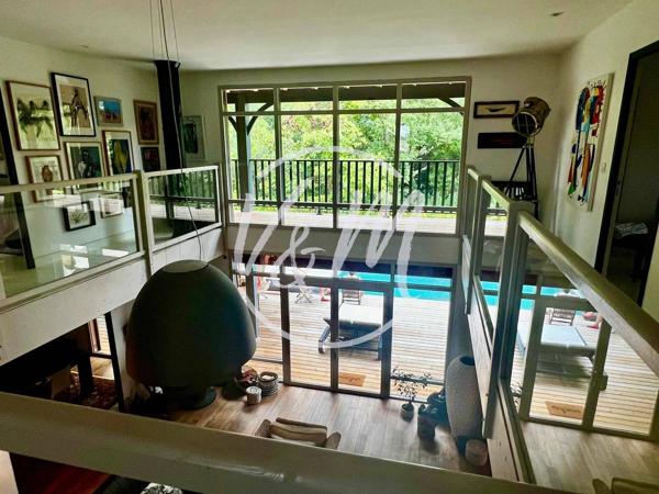 Villa de luxe à vendre LANTON- Villa de prestige à ossature bois avec piscine et environnement naturel exceptionnel proche de la plage LANTON