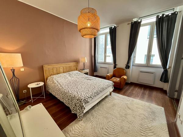 Appartement T2 traversant avec garage double stockage terrasse et patio à vendre Carcassonne Bastide