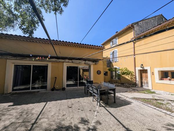 Camaret-sur-Aigues (84850) À découvrir : Magnifique mas avec fort potentiel – Environ 320 m² habitables