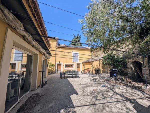 Camaret-sur-Aigues (84850) À découvrir : Magnifique mas avec fort potentiel – Environ 320 m² habitables