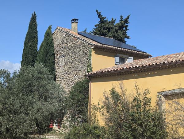 Camaret-sur-Aigues (84850) À découvrir : Magnifique mas avec fort potentiel – Environ 320 m² habitables