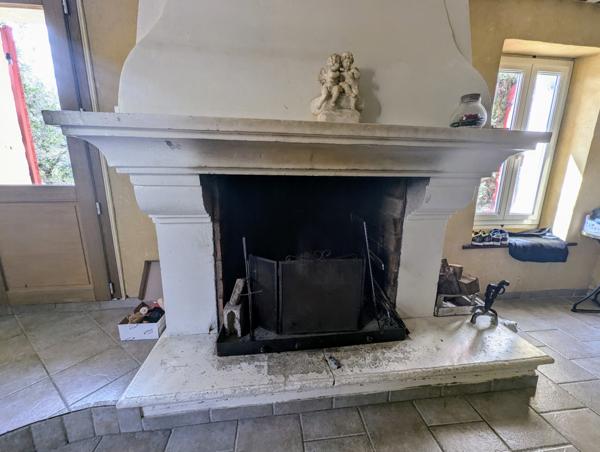 Camaret-sur-Aigues (84850) À découvrir : Magnifique mas avec fort potentiel – Environ 320 m² habitables