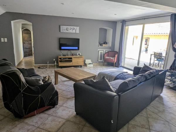 Camaret-sur-Aigues (84850) À découvrir : Magnifique mas avec fort potentiel – Environ 320 m² habitables