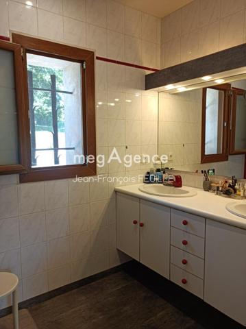 Maison à BERGERAC, 24100 - 10 pièces 200m²