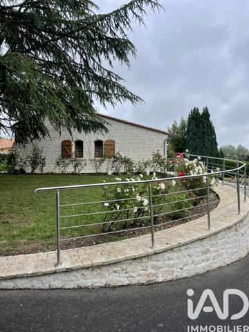 Maison à vendre 6 pièces 150 m² Barbezieux-Saint-Hilaire