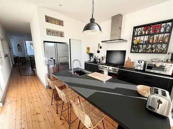 Maison à vendre    9 pièces • 330 m2 Guérande