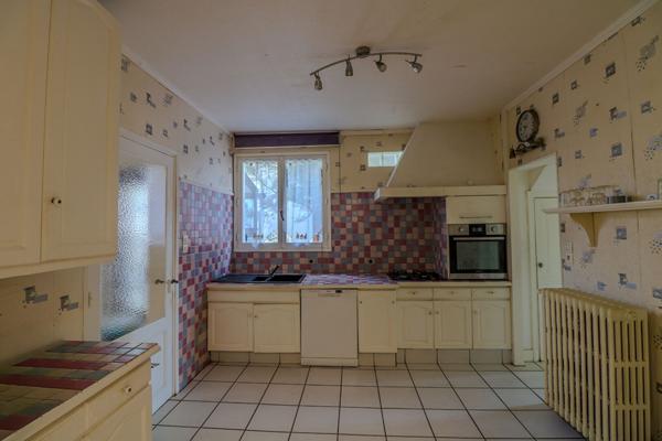 Maison Nevers 118 m2, 3 chambres, secteur Aquabalt, 2h30 PARIS, proche commerces et écoles, NEVERS, garage, cave