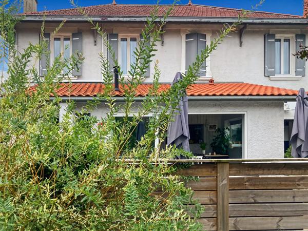 Double propriété pleine de charme à 1 min du lac de Biscarrosse