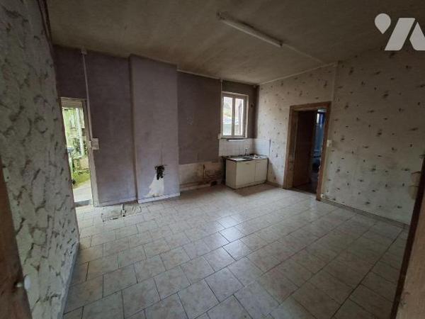 FOURMIES (59610) MAISON A VENDRE
Maison individuelle, à rénover, de 80 m2 habitable,  comprena...