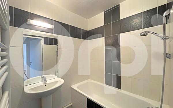 Appartement à vendre    1 pièce • 43,65 m2 Marseille 15