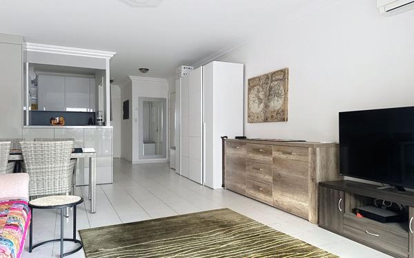 Appartement à vendre    2 pièces •  Juan-les-Pins - Antibes