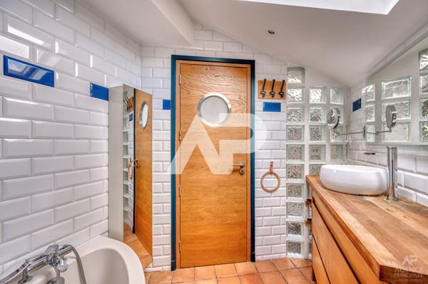 Maison Rueil Malmaison 6 pièce(s) 148 m2 €1 100 000 ** - Référence 19631