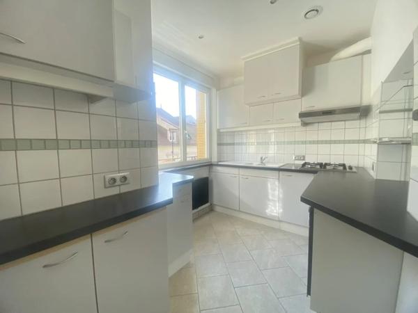 03200 VICHY APPARTEMENT 3 PIÈCES AVEC BALCONNETS AVEC CAVE- COEUR DE VILL