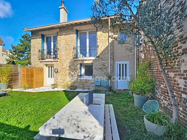 Maison de ville 3 pièces avec garage et jardin à vendre à CARRIERES SOUS POISSY (78)
