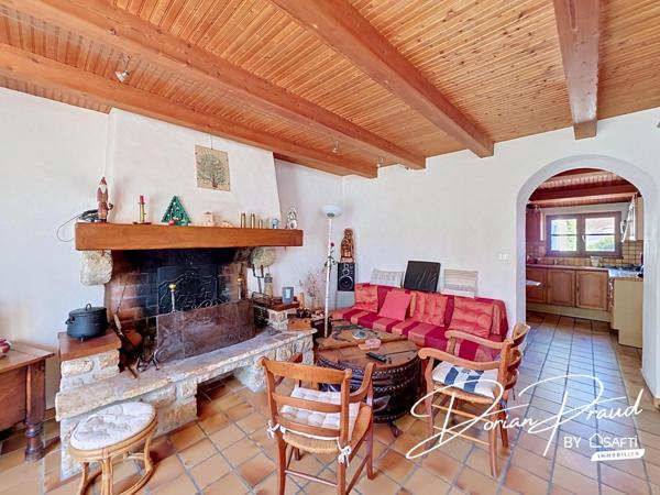 Maison 4 chambres + piscine sur un terrain de 730 m²