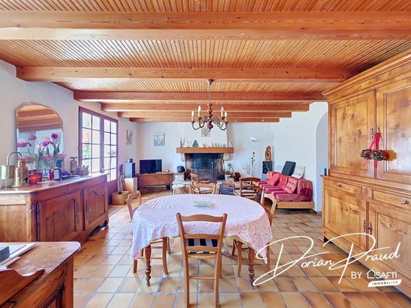 Maison 4 chambres + piscine sur un terrain de 730 m²