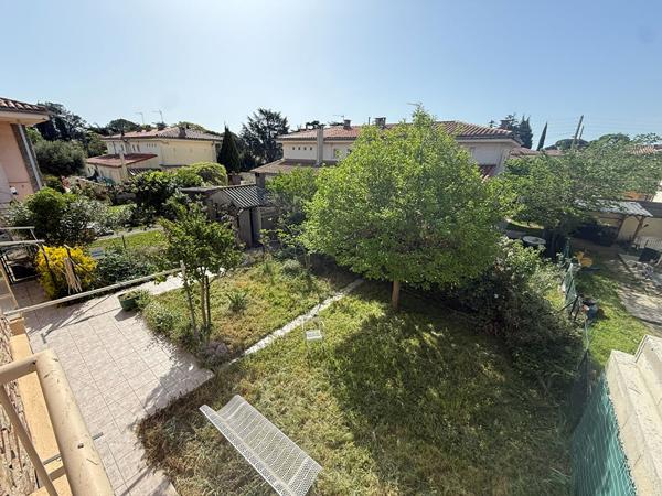 Maison familiale de 105 m² avec 4 chambres, garage motorisé et jardin à Grazailles