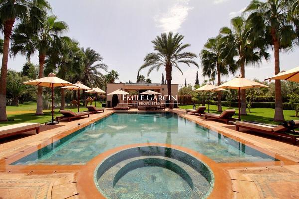 Villa à vendre dans un domaine privé à Marrakech